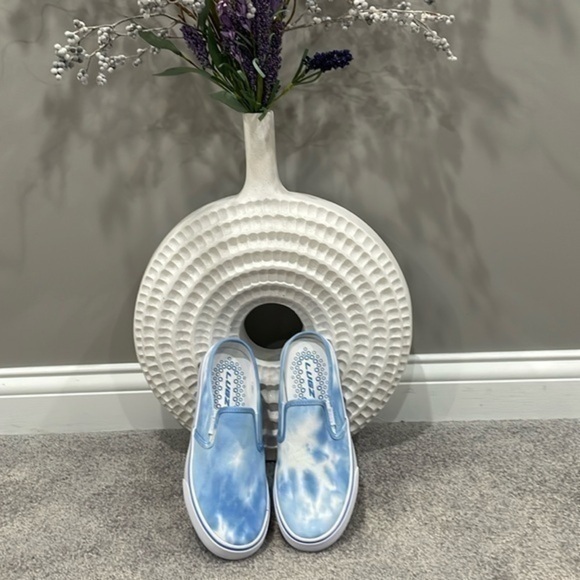NWB Lugz Womens mule blue/white slip on sneakers. Size 7.5 - Picture 1 of 6